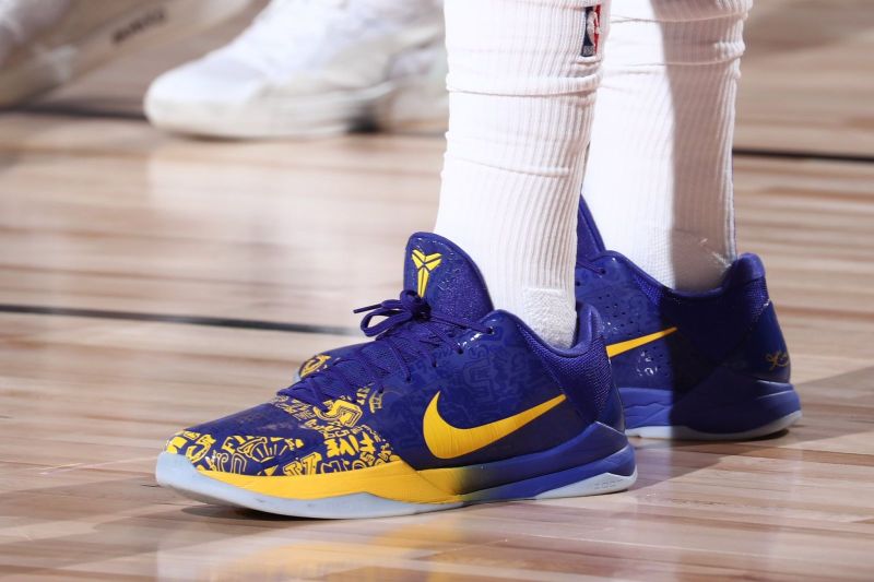 詹姆斯g4场比赛穿的球鞋,2023年季后赛詹姆斯g4穿的球鞋
