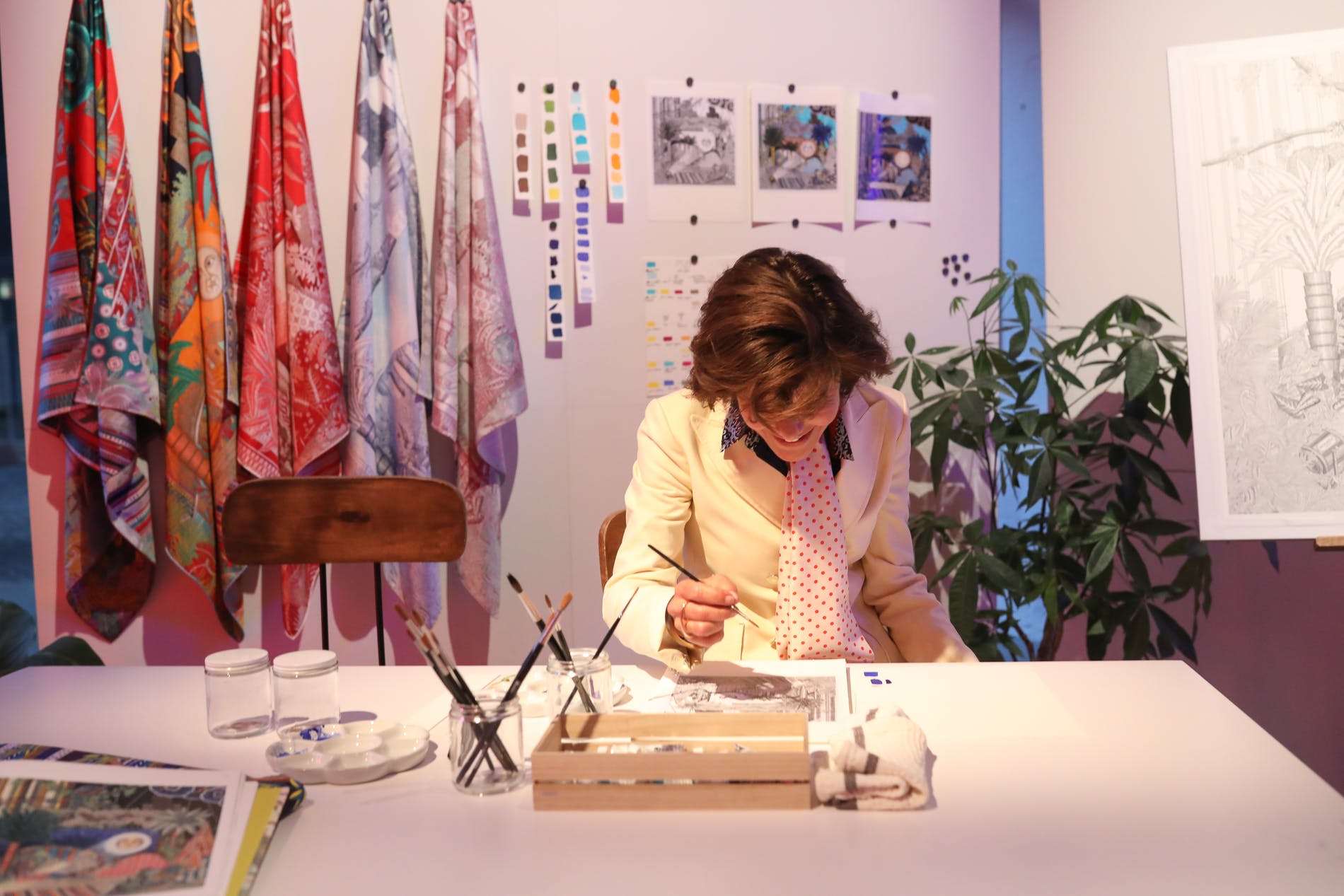 爱马仕丝巾为什么值得收藏,爱马仕丝巾一条