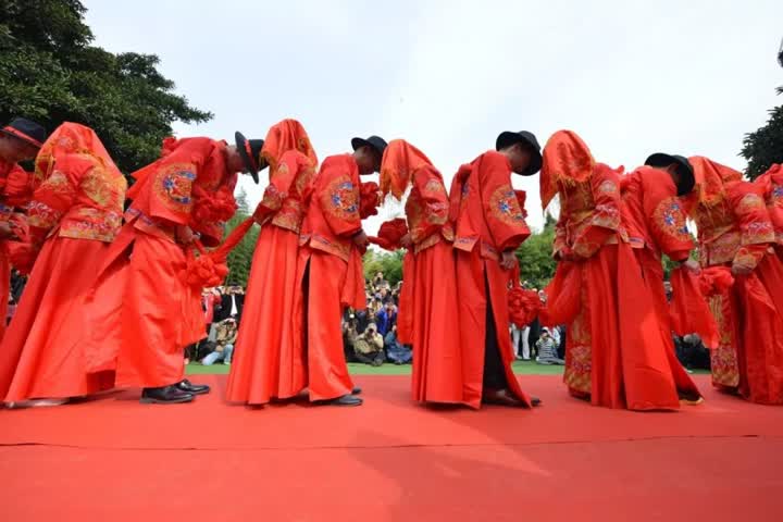 扬州一场33年前的集体婚礼，在抖音上火了