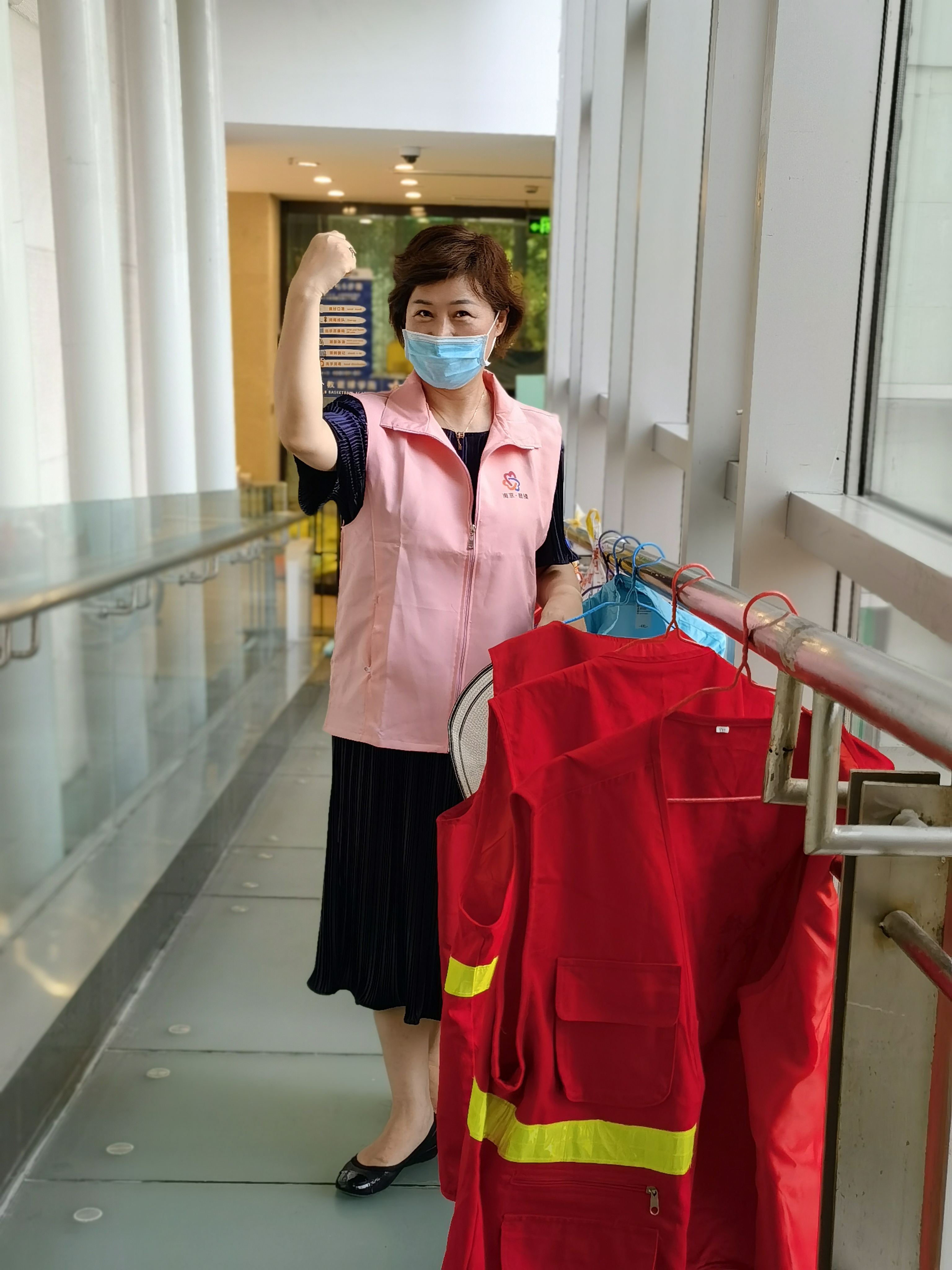 区街新闻｜70多幅照片记录世茂滨江社区辖内志愿者，南京感谢你们