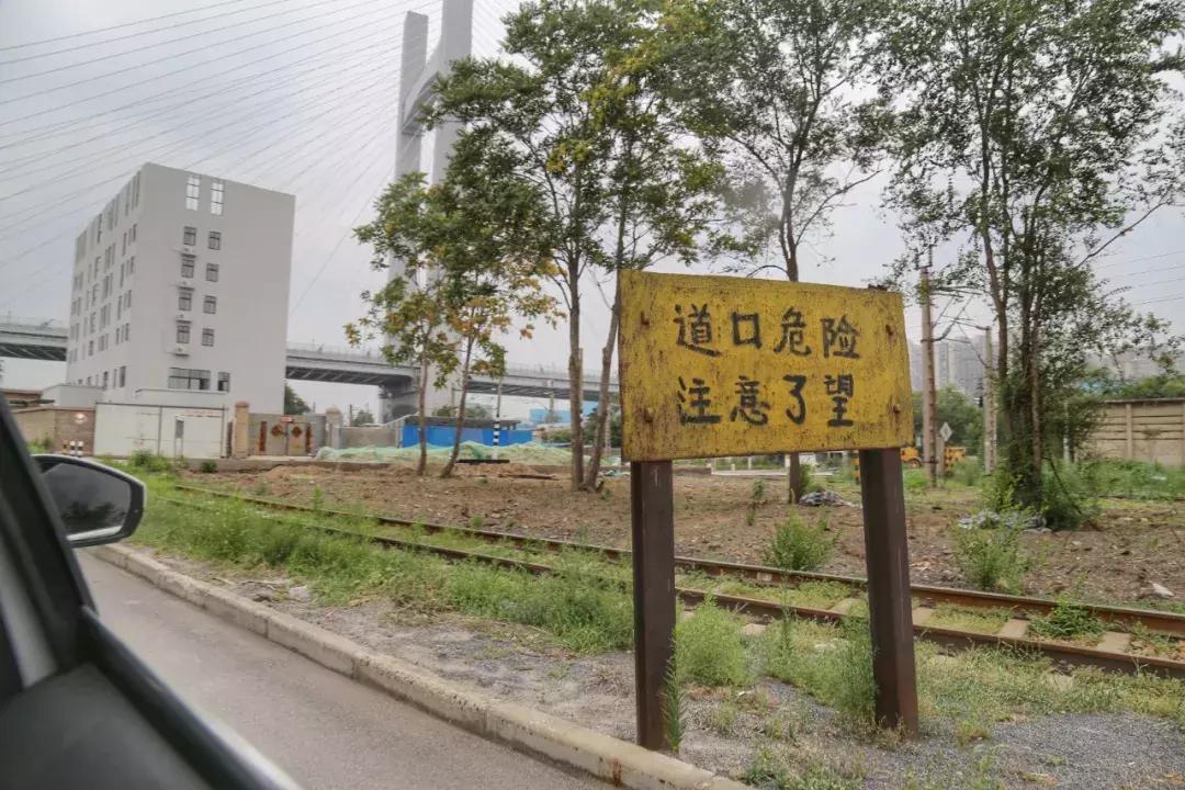 郑州特别大的烩面馆,农业路高架下烩面