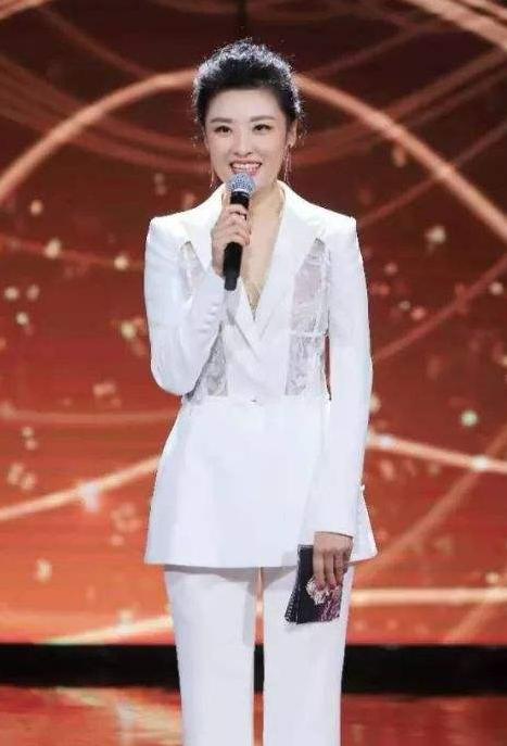 赵薇蒋雯丽长相分析,蒋雯丽比赵薇大10岁