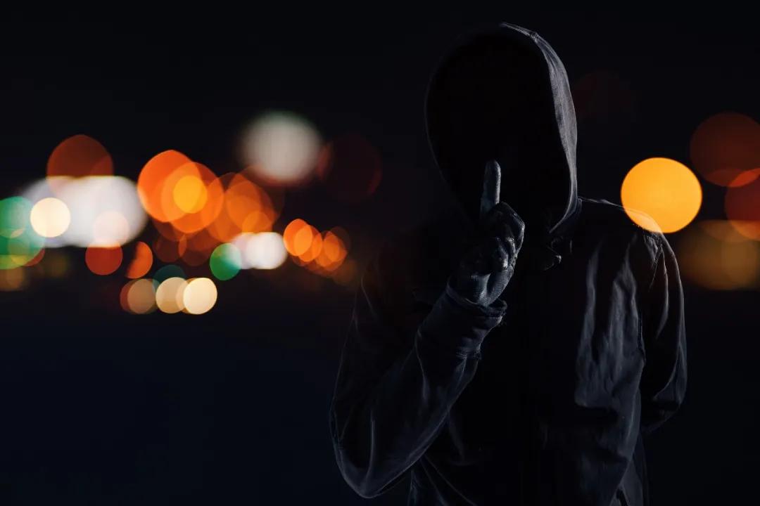 公关送墓地求删稿、粉丝狂发诱惑照...聊聊新媒体人那些奇葩遭遇