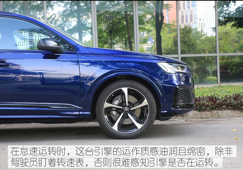 68.98万元起全新奥迪q7无畏登场,精致的霸气感新款奥迪q7实车