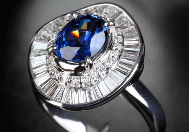 萧邦快乐七钻腕表长方形表盘,萧邦玫瑰金奢华月相腕表