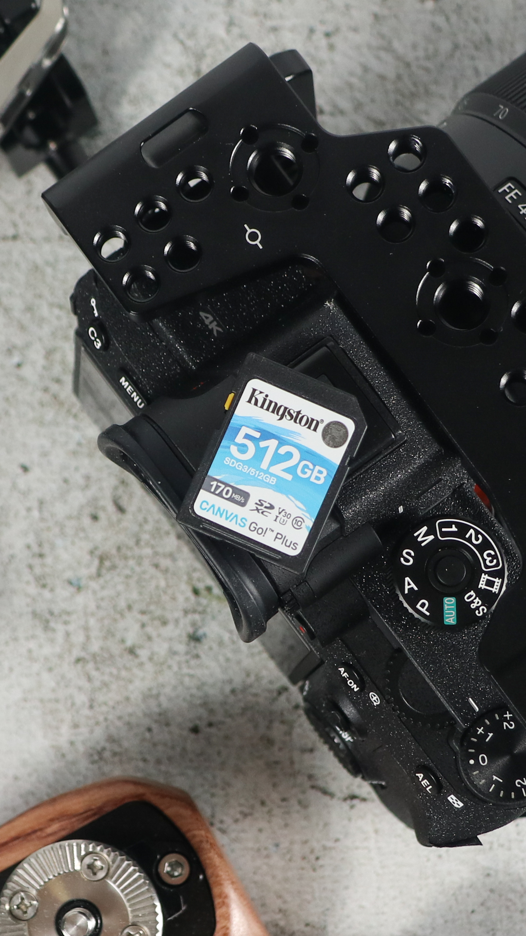 金士顿sd卡256g图片,金士顿sd卡512gbu3评测