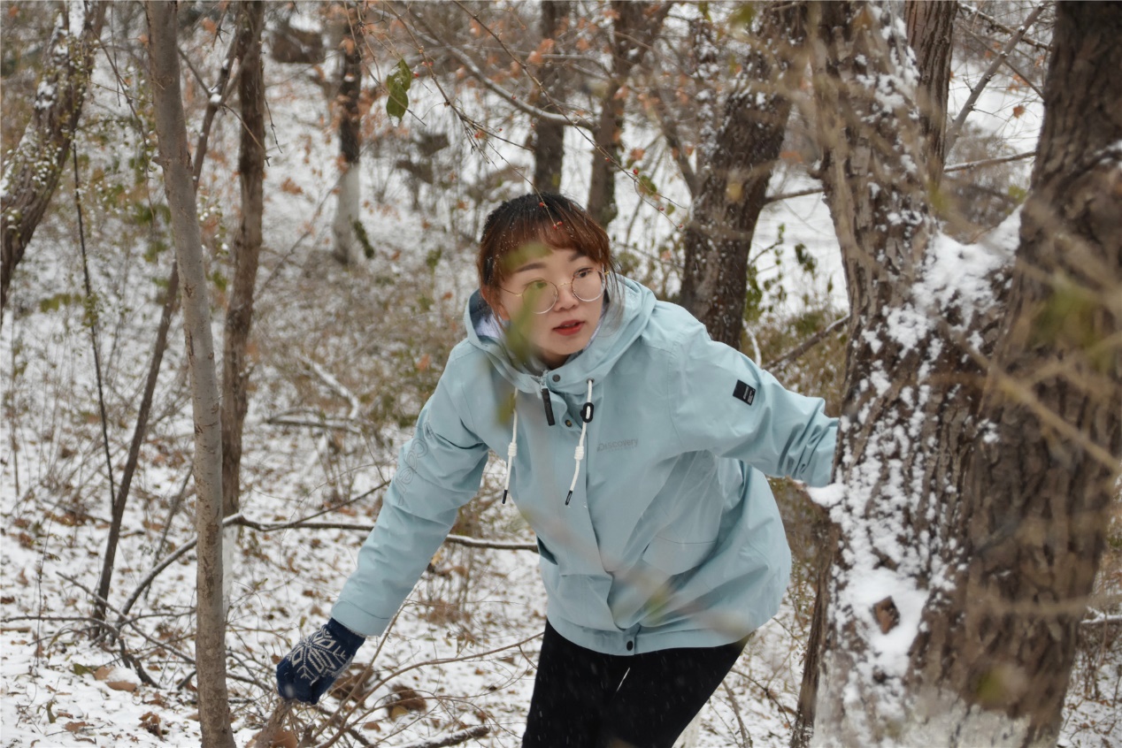 冲锋衣tnf好还是discovery好,保暖又轻薄的户外冲锋衣