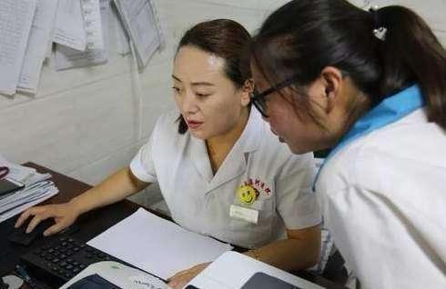 高三女生挤出“母乳”，却坚称自己是处女，医生的话让妈妈落泪