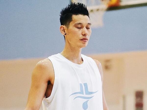 勇士全队希望库里拿西决mvp,勇士时隔三年重返总决赛库里承诺