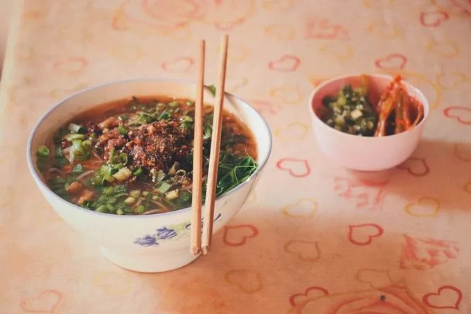 一处小众目的地！这里有酸汤辣子蘸出来的美味，吃一口就丢魂！