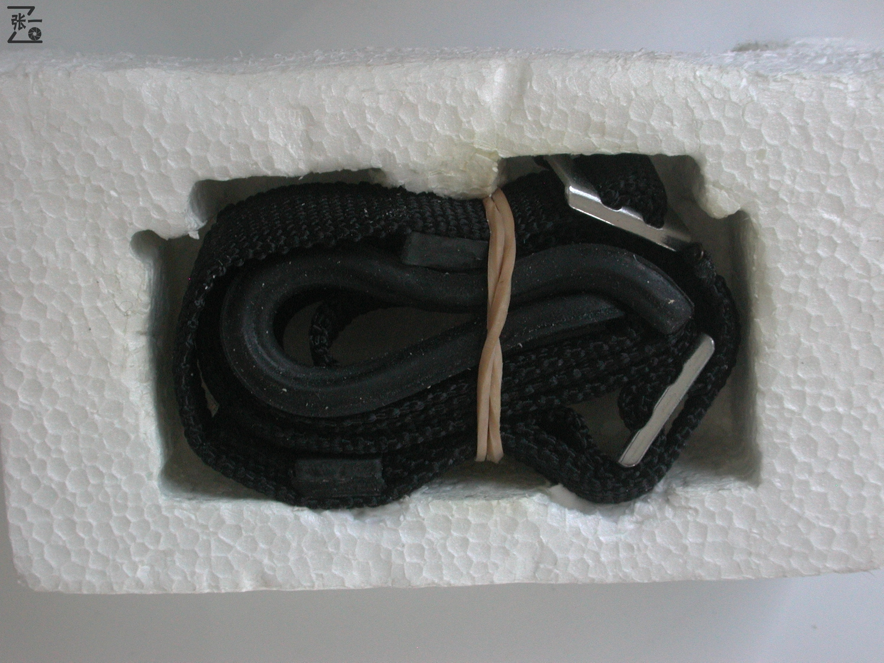 中国哈尔滨照相机厂生产的SEAMADZ2-1单反照相机