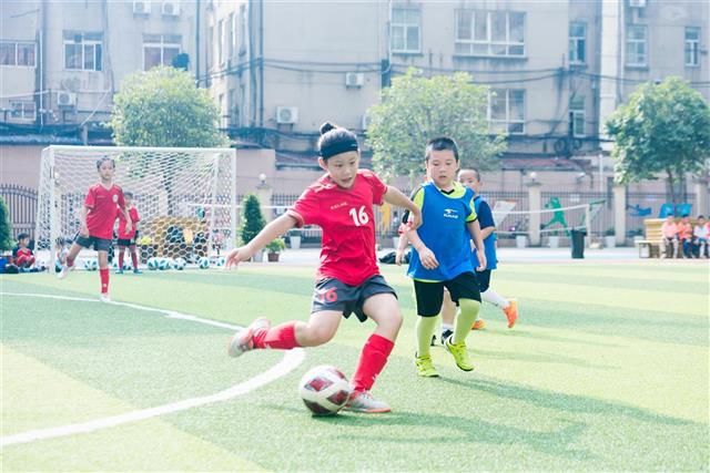 暑假足球小将,足球成人暑期训练营