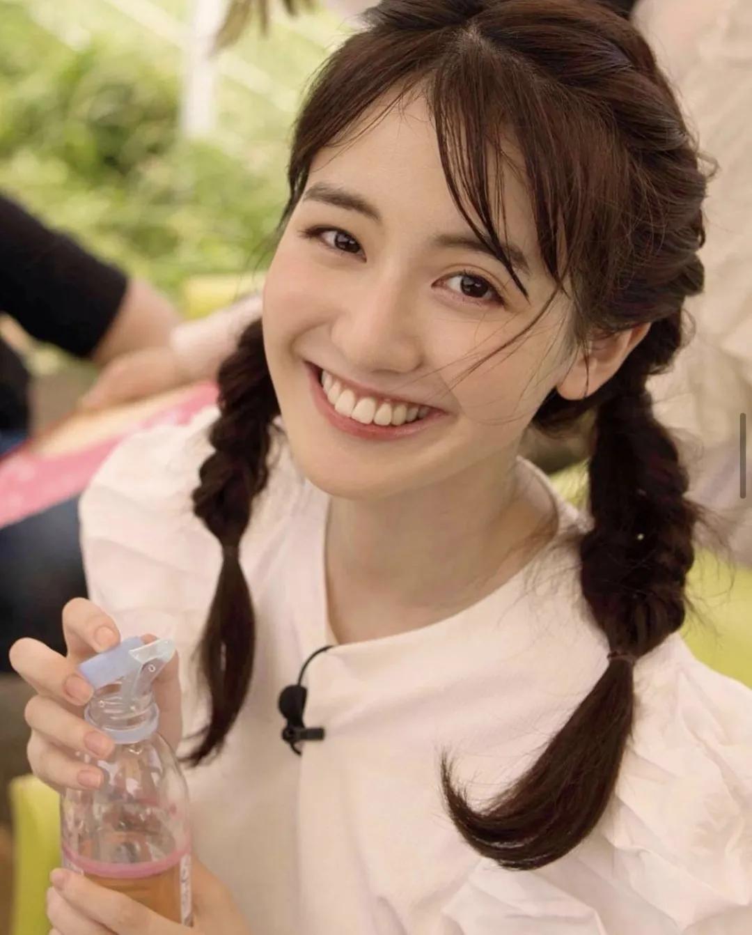 她是纯欲风的病娇女，被15家公司疯抢，昭和系甜妹有多大魅力？