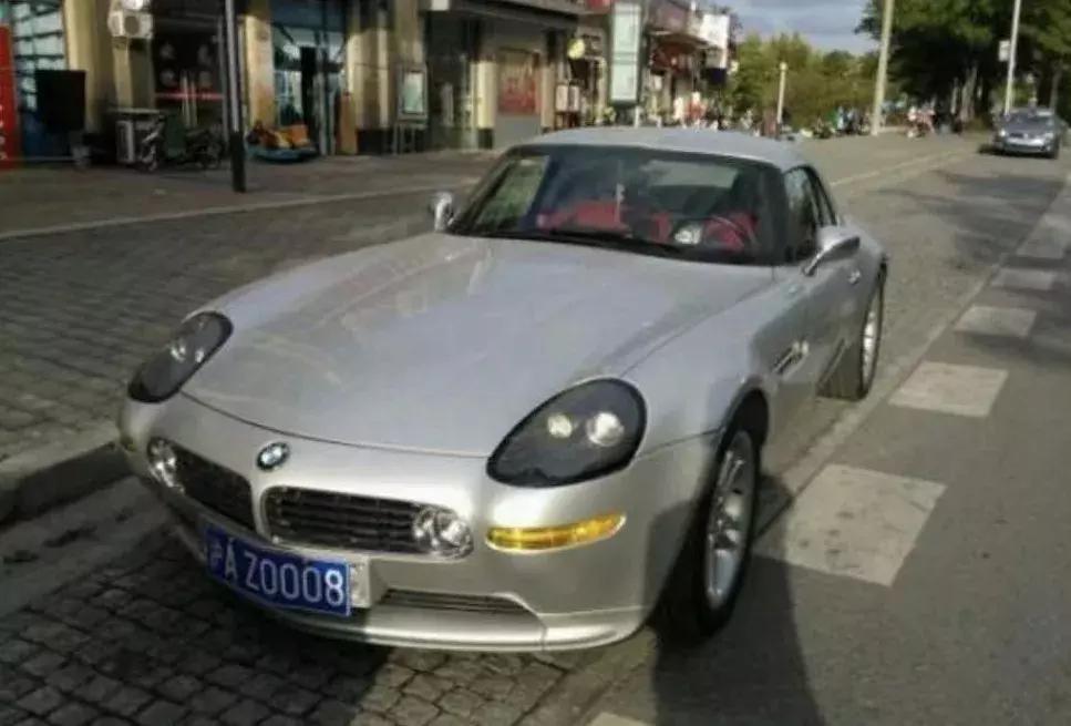 宝马z8007,007里的z8