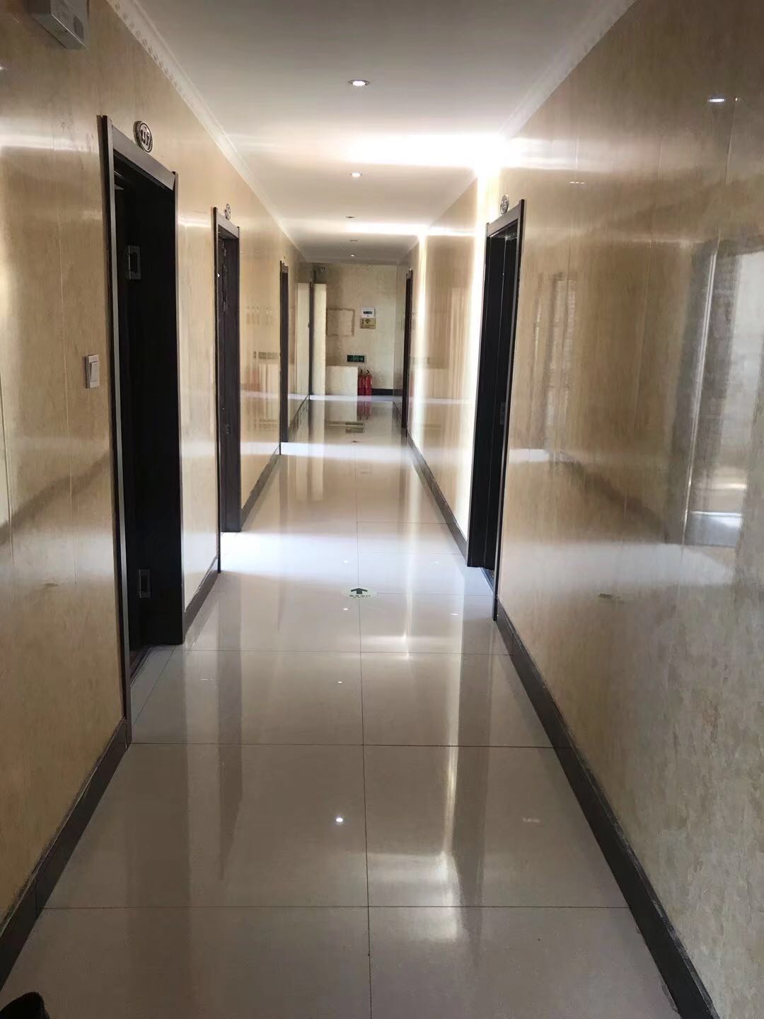 百姓放心优秀企业——亿源宾馆