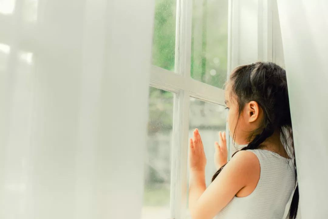 7岁孩子总是喊着肚子疼,儿子七岁经常说肚子疼