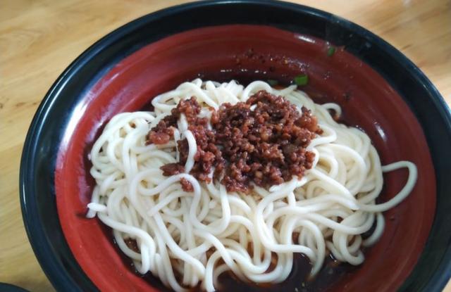 成都板凳面馆,成都板凳牛肉面