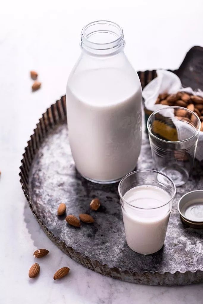 关于牛奶的这些知识你真的了解吗,牛奶虽好哪10类人不宜喝牛奶