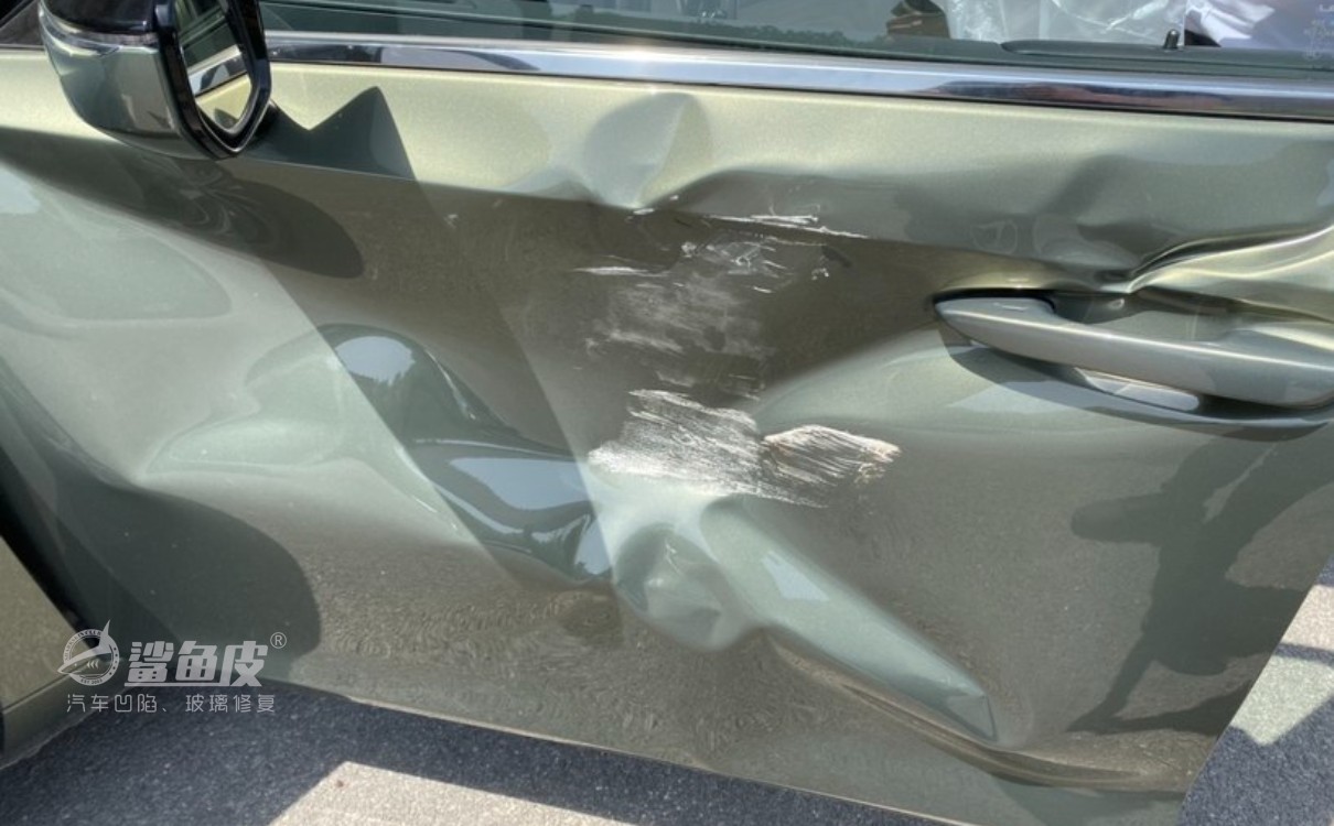 新车碰了一个小坑怎么办,新车碰凹陷直接去4s店修吗