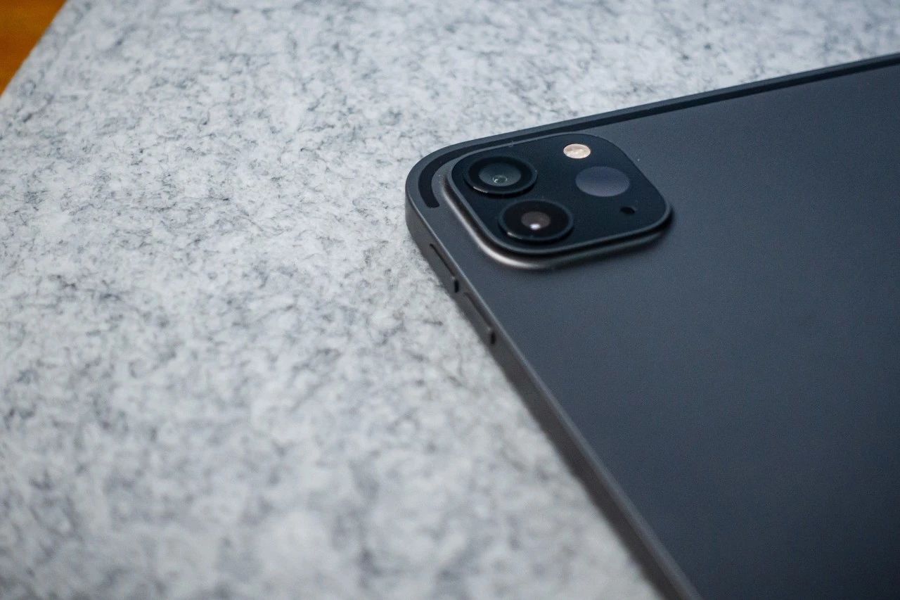 当iPad从重量和价格上追平了MBP，你需要这几个拒绝它的理由