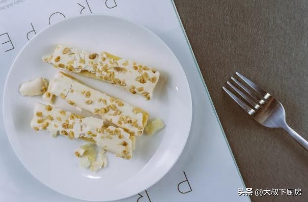 在家简易自制糖果牛轧糖,牛轧糖家庭制作方法酥脆