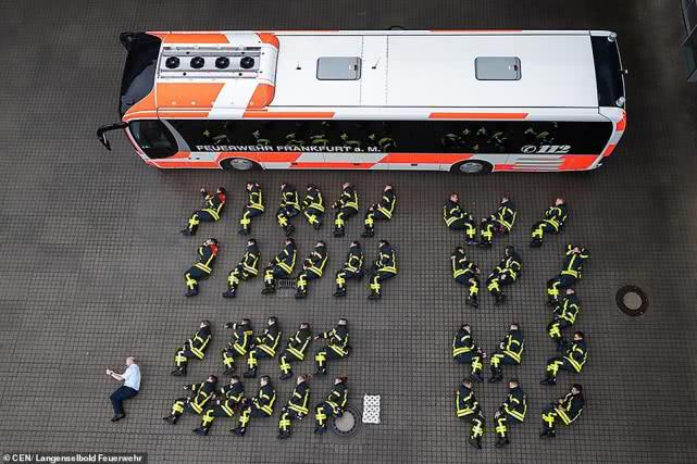 美国警察单兵武器 (美国警察的单兵装备都有什么)