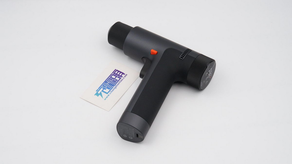 电钻拧三合一螺丝,微型手持小电钻拆解