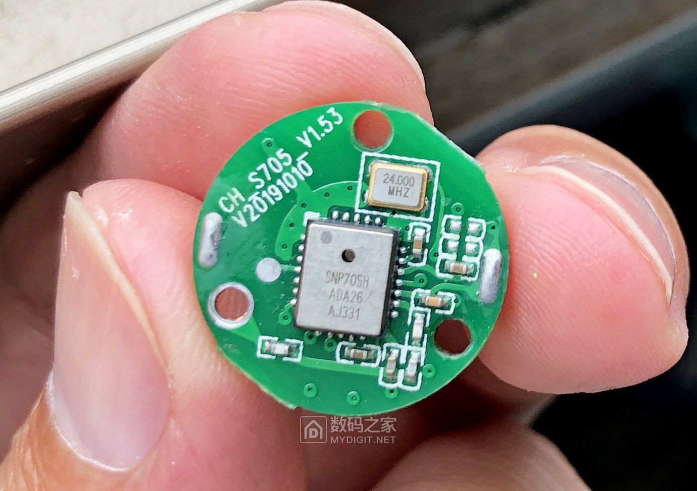 太阳能胎压监测器拆机,太阳能两用进口胎压监测器