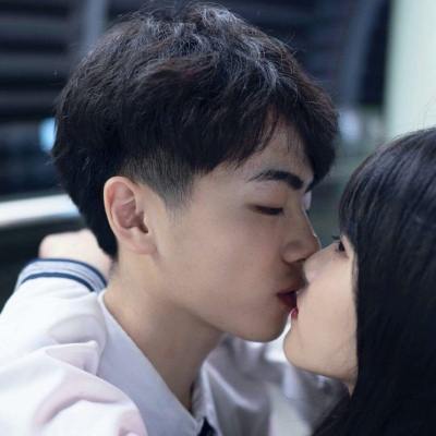 男生想要追你的3个暗示,男生kiss的时候表现