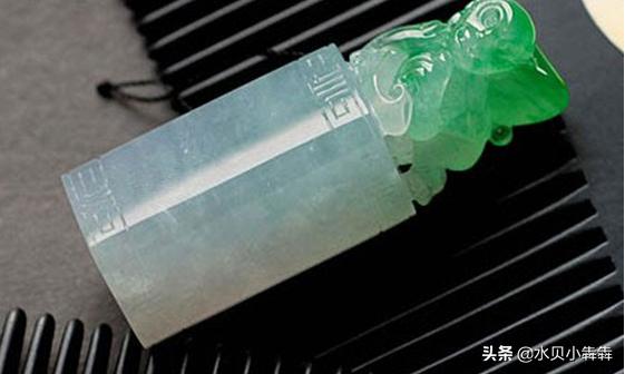 最好的冰种蓝色翡翠,通透糯冰种翡翠