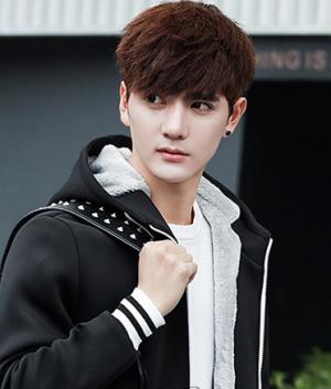 当下最火的流行男生发型,超级流行的男生发型超帅超阳光