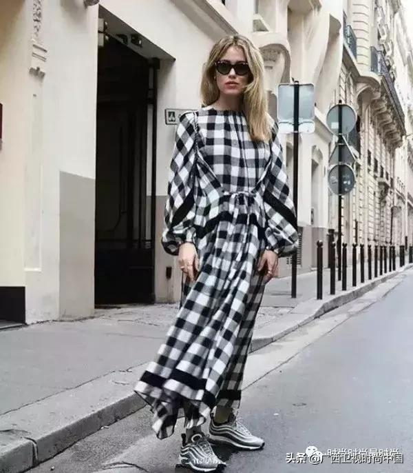 老爹鞋视觉上比较大怎么搭配,老爹鞋哪款好看舒适又百搭