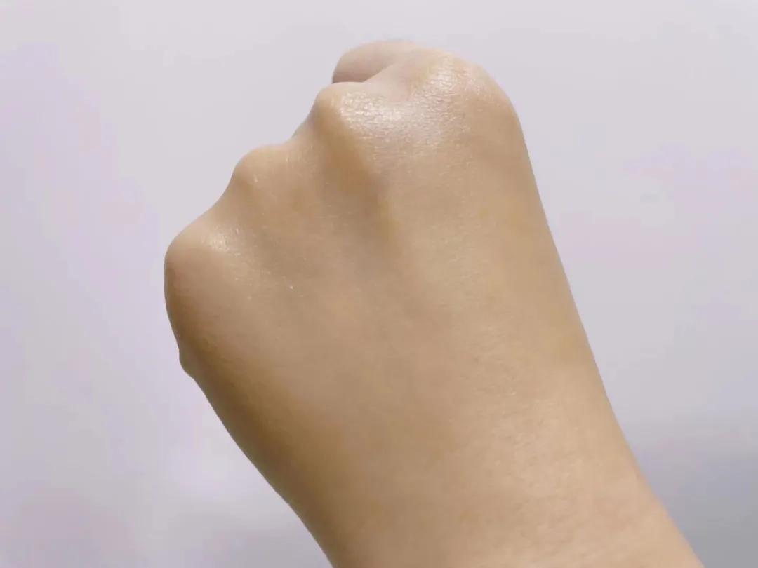 妈妈亲亲小宝宝的脸蛋,妈妈亲亲宝宝脸蛋