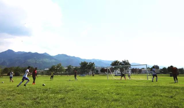小学生陕西西安封闭式足球夏令营,西安少年夏令营团购