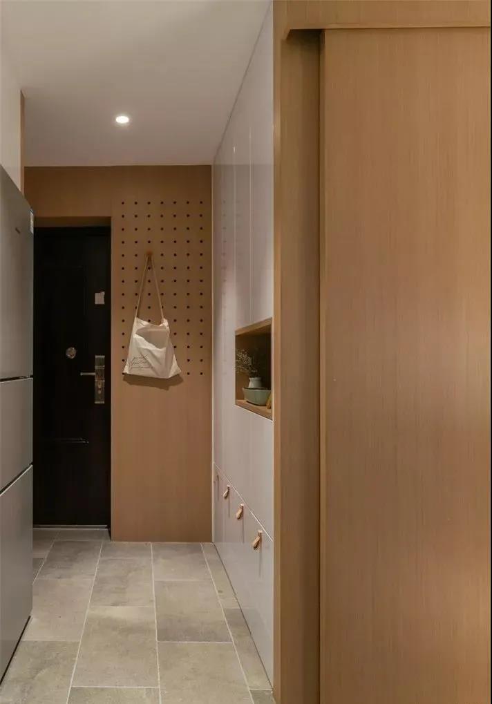 墙面除了刷漆和壁纸还有什么,原来涂料墙还能刷乳胶漆吗