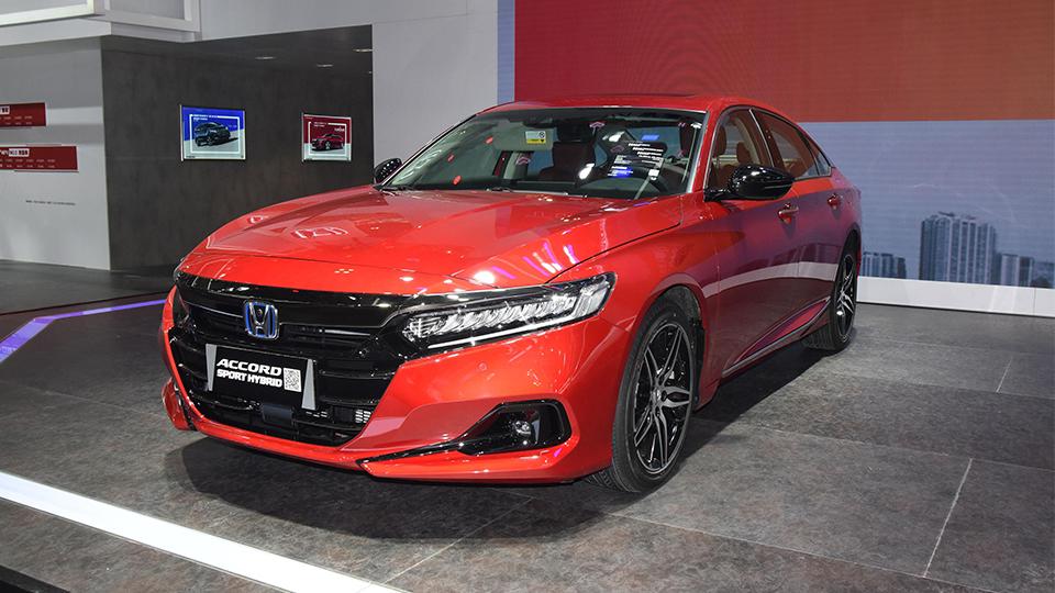 最新款本田雅阁还值得买吗,雅阁车主再换车换什么