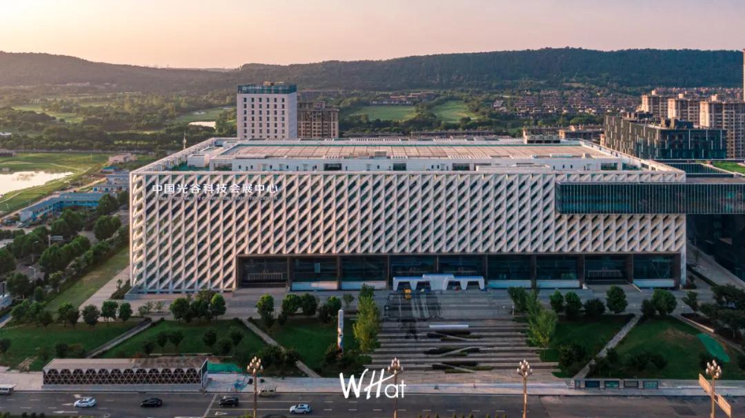 青春散场后的岁月,青春结束了我们的故事还在继续