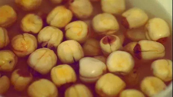 睡多睡少都不好！4个信号告诉你，身上这些地方正在“亮红灯”