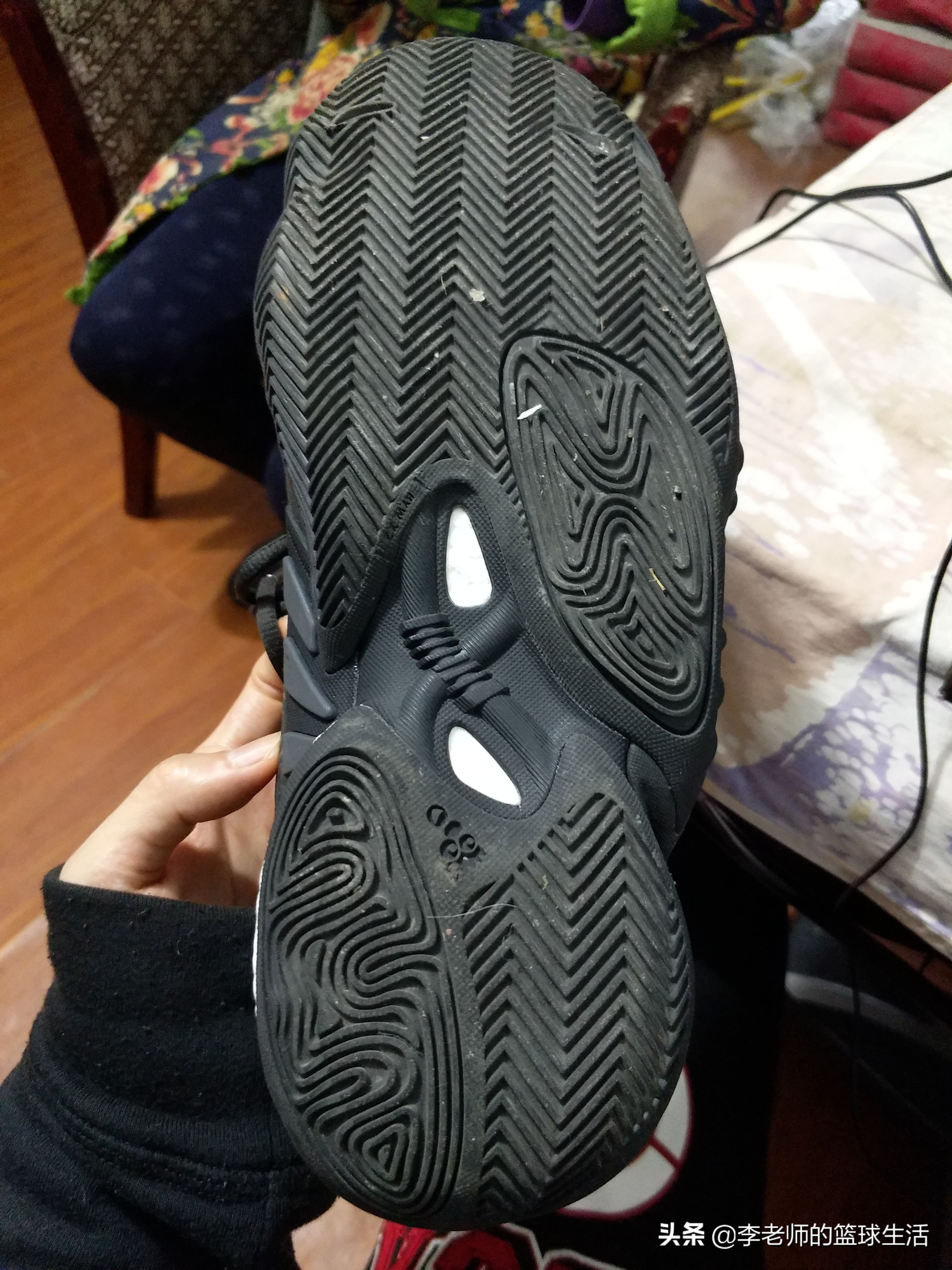 yeezy篮球鞋两种版本有什么不一样,yeezy篮球鞋实战款