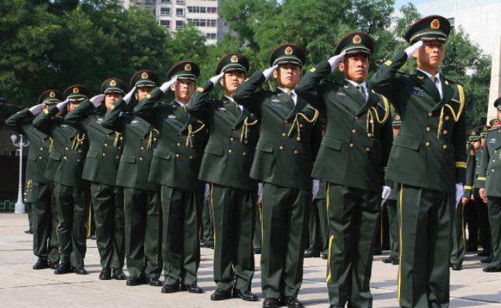 黑学生在中国上大学，回去竟把国家统一了！这么牛的军校了解一下