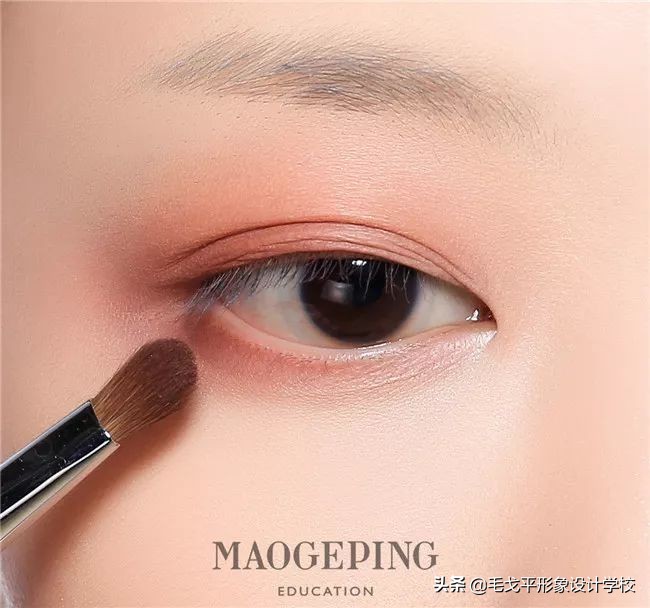 手把手教你画眼妆逆天化妆术,眼妆这样画不要整形也能逆袭