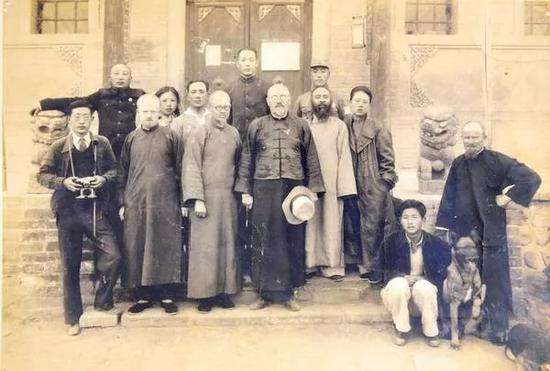 抗战时期向日军捐飞机的汉奸,中国抗日战争处决汉奸的真实影像