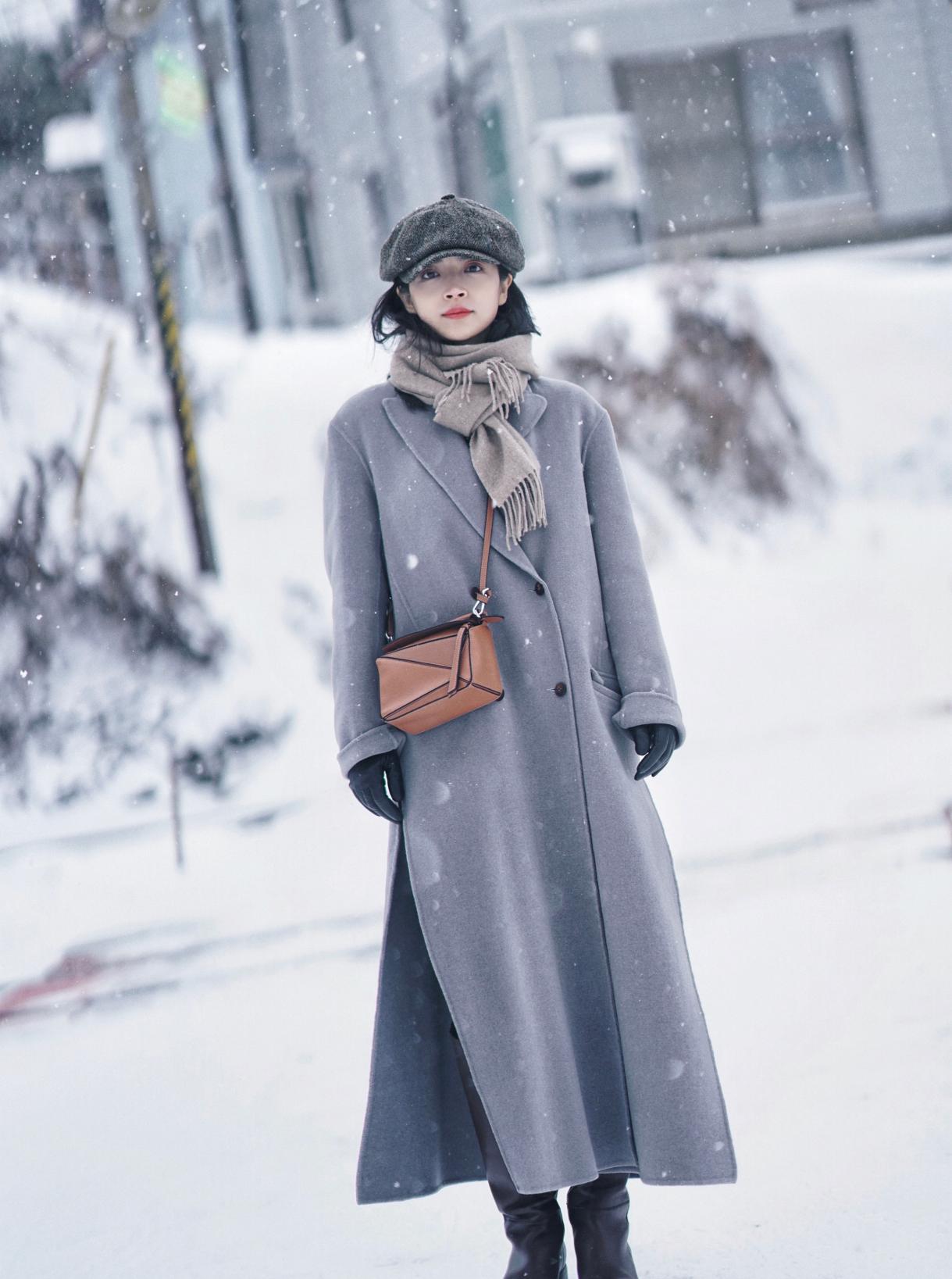 秋冬如何搭配帽子围巾好看,冬天围巾帽子与羽绒服的搭配