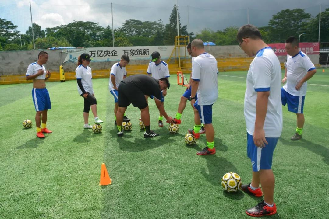 校园足球发展思路及措施,校园足球如何培养成职业球员