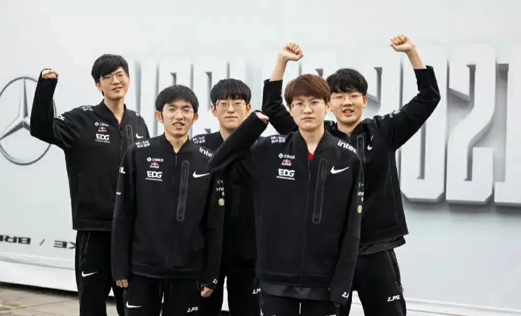 EDG庆典活动开启，免费得皮肤机会又来了，谁是欧皇谁是非酋