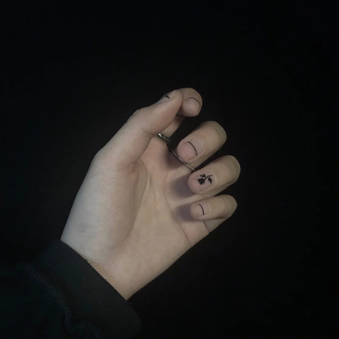 高级感美甲简约大气图片,高级感美甲轻奢款式高清图片