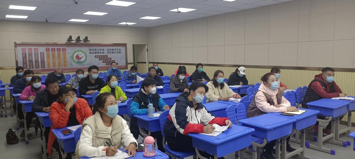 “足”以前行，不负韶华——开封市龙亭区开展足球专项培训