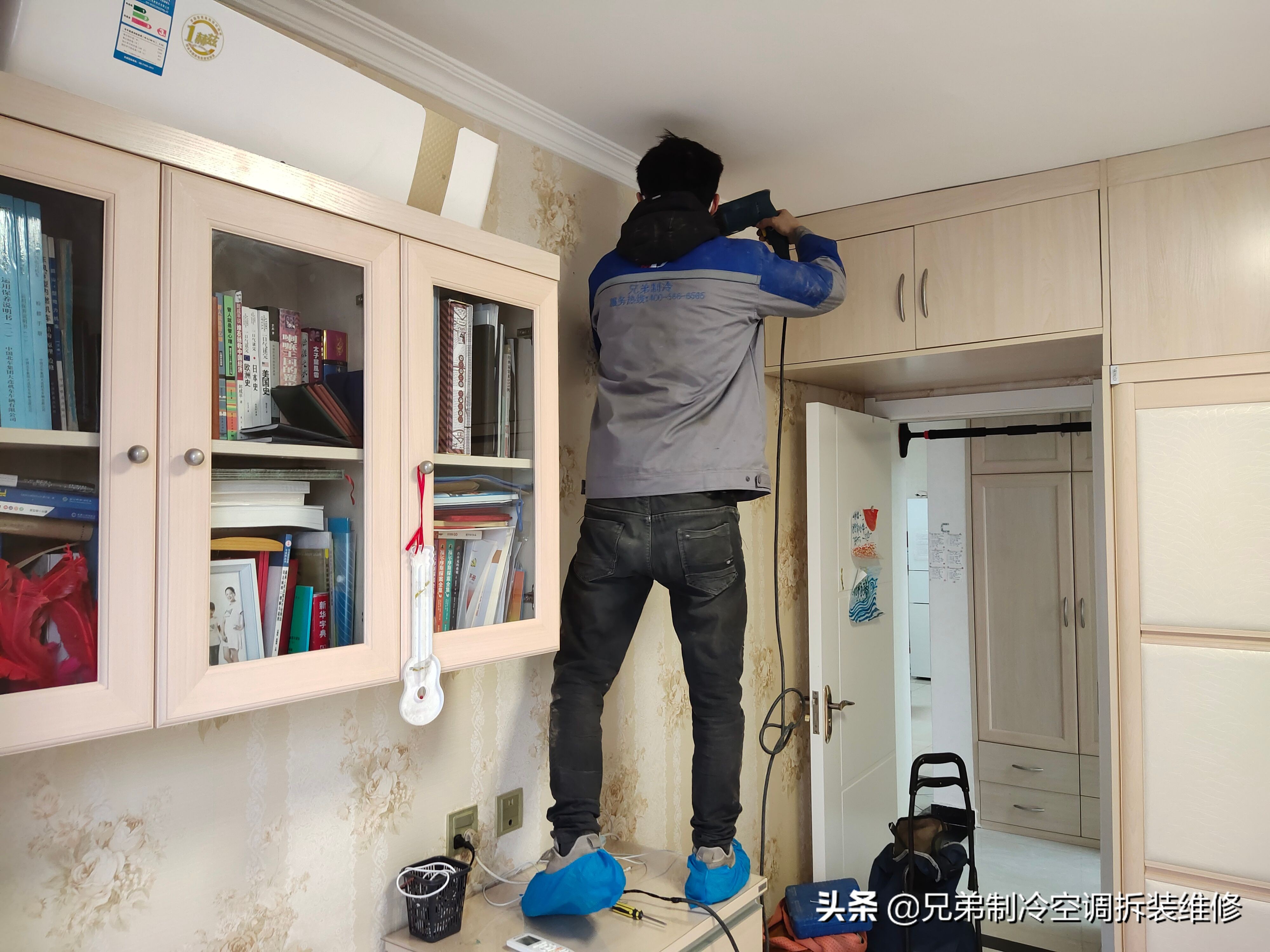 空调r32移机方法和步骤视频,空调导风板拆除方法移机收氟步骤