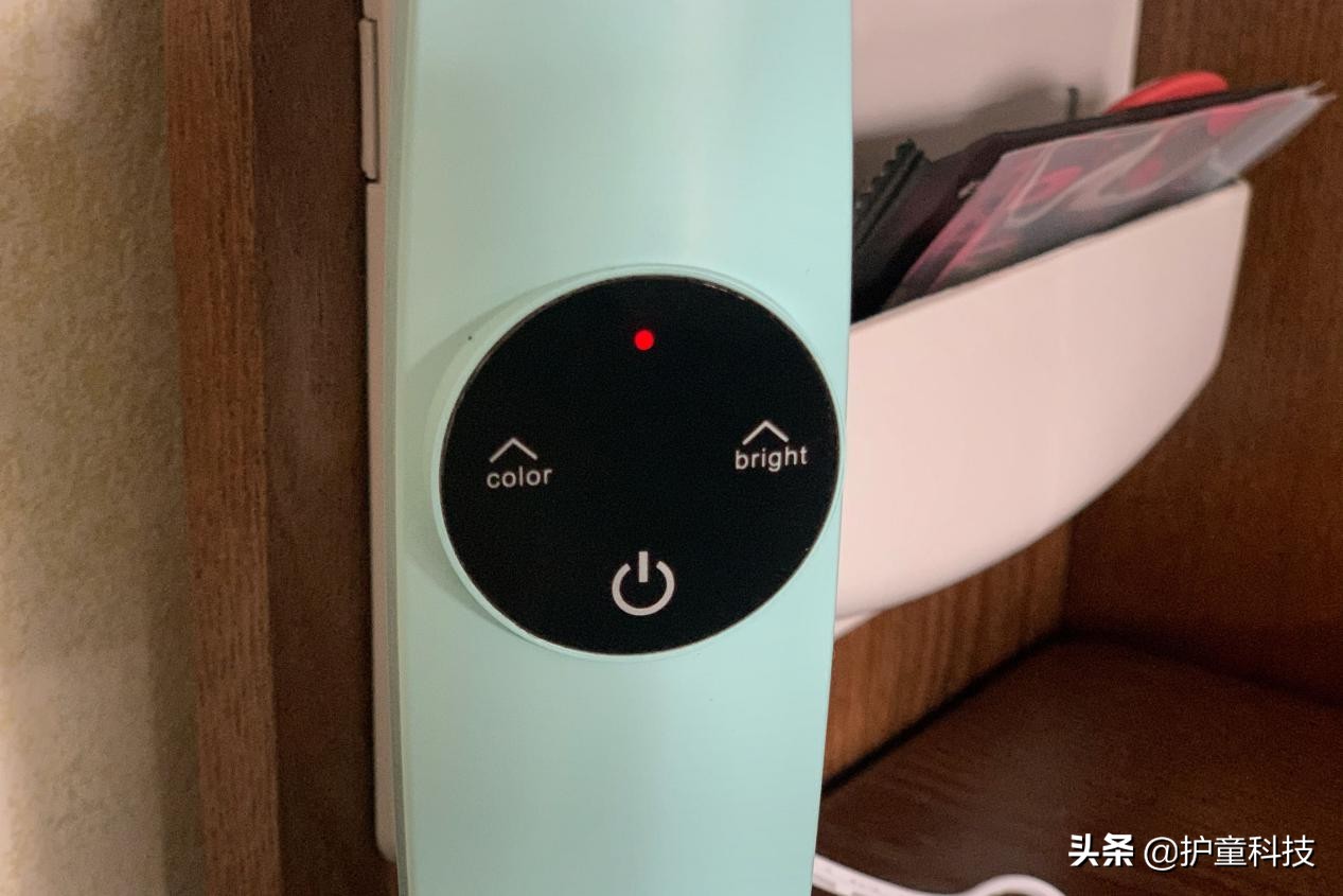 护童护眼灯跟好视力灯哪个好,护童护眼灯是全光谱吗