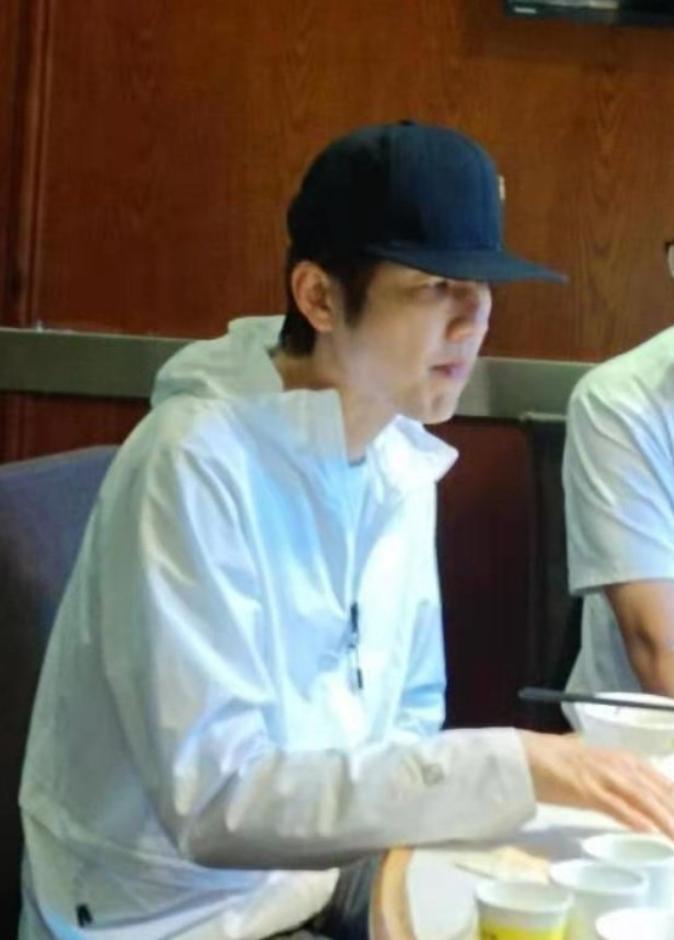 钟汉良路人偶遇,钟汉良17岁照